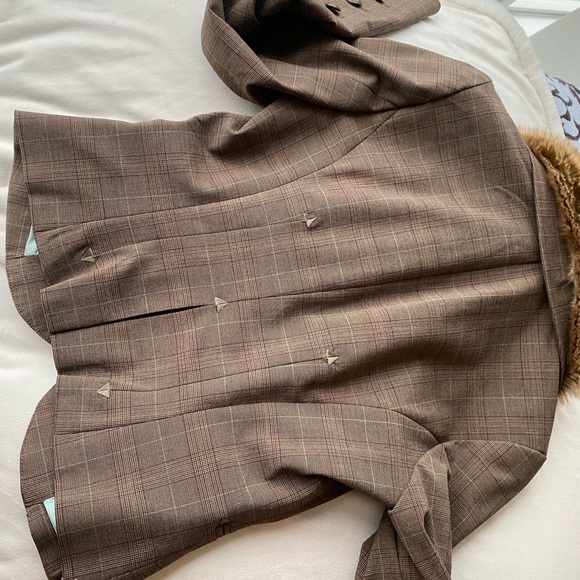 Burgundy plaid designer Blazer with Faux Fur Trim - Picture 11 of 16